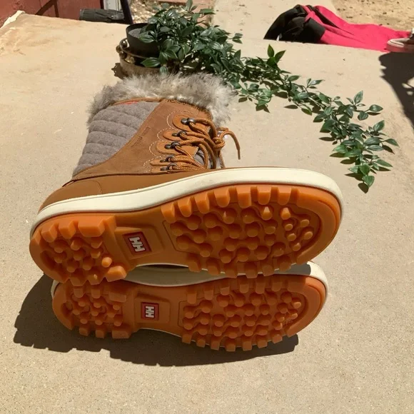 helly hansen fur winter boots✨ - Picture 6 of 8